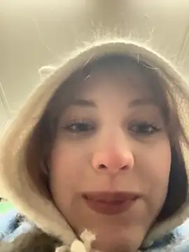 Snapshot of Only_April chatting on November 28, 2025, 5:54 am Only April online show from November 28, 2025, 5:54 am