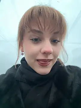 Snapshot of Only_April chatting on December 3, 2025, 6:32 am Only April online show from December 3, 2025, 6:32 am