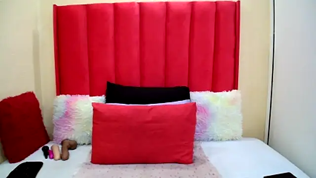 BigAssjuicy26 online show from February 16, 2026, 8:16 pm