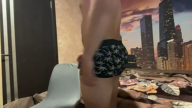 Snapshot of MusclePhantom chatting on September 14, 2025, 8:19 pm MusclePhantom online show from September 14, 2025, 8:19 pm