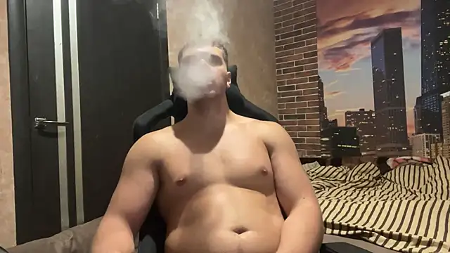 Snapshot of MusclePhantom chatting on September 22, 2025, 8:22 pm MusclePhantom online show from September 22, 2025, 8:22 pm