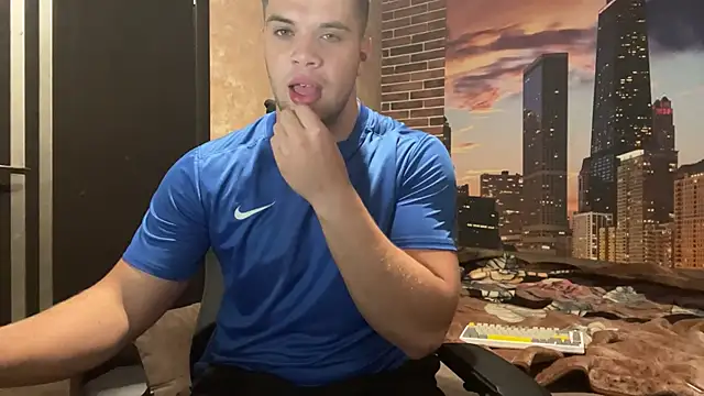 Snapshot of MusclePhantom chatting on September 24, 2025, 7:50 pm MusclePhantom online show from September 24, 2025, 7:50 pm