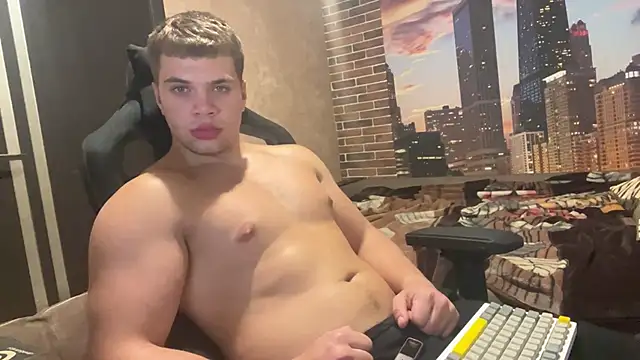 Snapshot of MusclePhantom chatting on October 7, 2025, 8:28 pm MusclePhantom online show from October 7, 2025, 8:28 pm