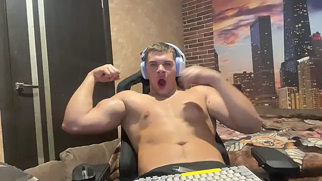 Snapshot of MusclePhantom chatting on October 23, 2025, 8:18 pm MusclePhantom online show from October 23, 2025, 8:18 pm