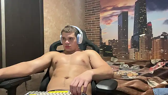 Snapshot of MusclePhantom chatting on November 5, 2025, 9:04 pm MusclePhantom online show from November 5, 2025, 9:04 pm