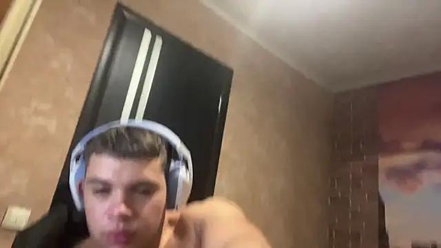 Snapshot of MusclePhantom chatting on November 23, 2025, 10:09 pm MusclePhantom online show from November 23, 2025, 10:09 pm