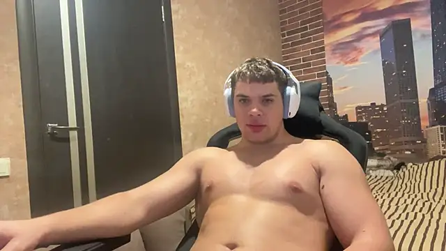 Snapshot of MusclePhantom chatting on December 15, 2025, 9:52 pm MusclePhantom online show from December 15, 2025, 9:52 pm