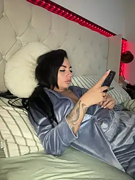 Snapshot of BELLABLACKXUK chatting on April 28, 2026, 10:48 pm BELLABLACKXUK online show from April 28, 2026, 10:48 pm