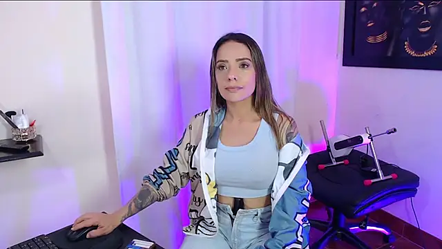 Natasha cam222 online show from November 19, 2025, 5:35 pm