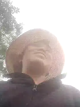 adchio online show from April 11, 2026, 8:51 am