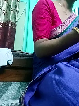 Snapshot of Apurvaa chatting on November 25, 2025, 1:22 pm Apurvaa online show from November 25, 2025, 1:22 pm