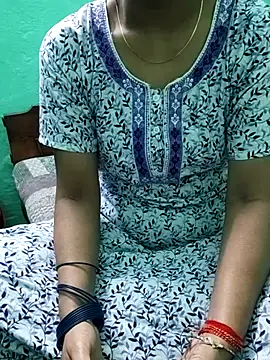 Snapshot of Apurvaa chatting on December 4, 2025, 4:05 pm Apurvaa online show from December 4, 2025, 4:05 pm