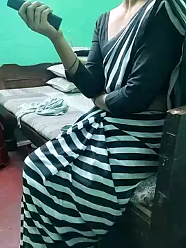 Snapshot of Apurvaa chatting on December 20, 2025, 4:25 pm Apurvaa online show from December 20, 2025, 4:25 pm