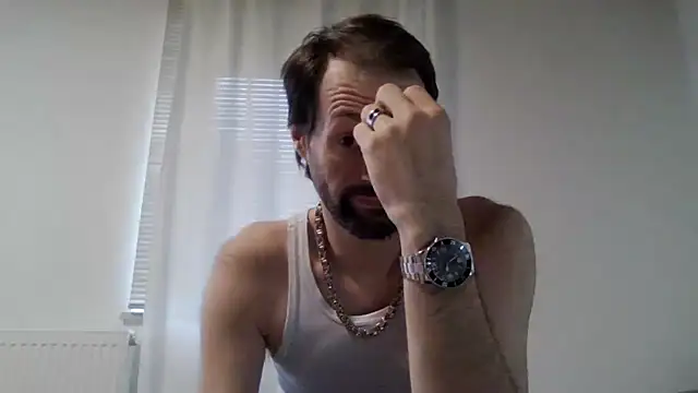 XLBarehengst online show from October 4, 2025, 7:28 am