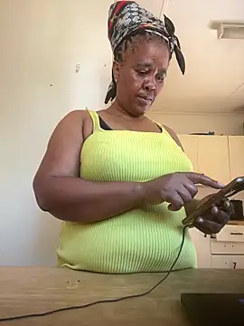 Snapshot of Ebonyboobsmilk chatting on December 4, 2025, 1:31 pm Ebonyboobsmilk online show from December 4, 2025, 1:31 pm