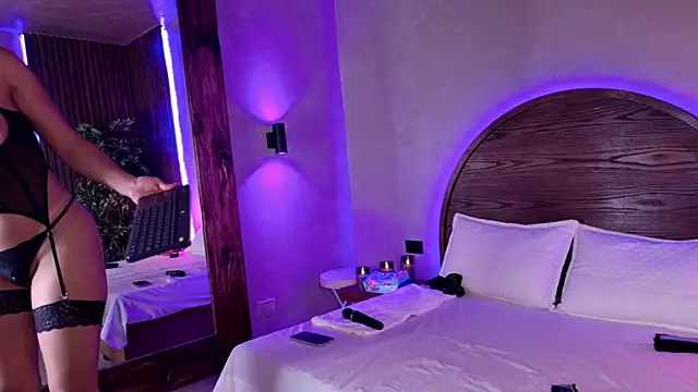 renata black  online show from October 16, 2025, 10:16 am