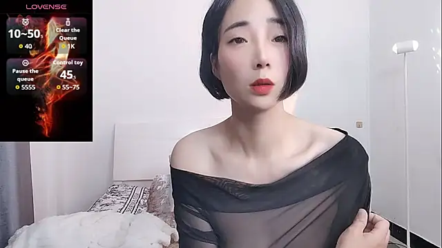 Snapshot of YIWA-2000 chatting on December 18, 2025, 7:36 am YIWA-2000 online show from December 18, 2025, 7:36 am