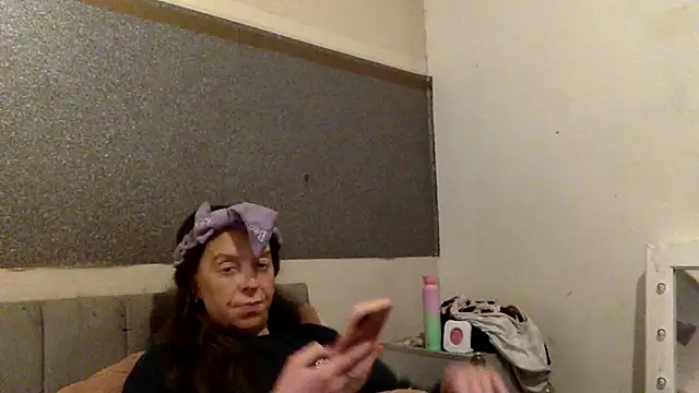 Bellababexox online show from April 4, 2026, 6:33 am