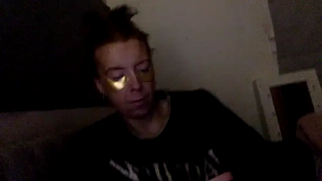 Snapshot of Bellababexox chatting on May 15, 2026, 5:36 am Bellababexox online show from May 15, 2026, 5:36 am
