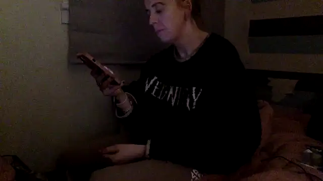 Snapshot of Bellababexox chatting on May 15, 2026, 11:01 pm Bellababexox online show from May 15, 2026, 11:01 pm