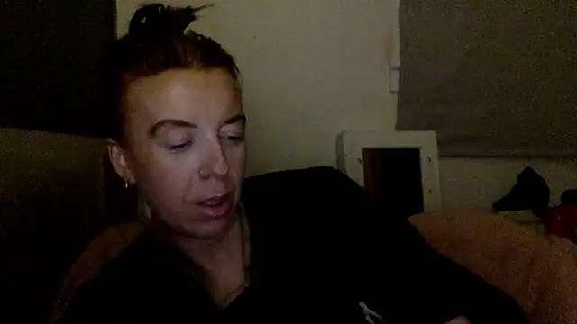 Snapshot of Bellababexox chatting on May 17, 2026, 4:54 am Bellababexox online show from May 17, 2026, 4:54 am