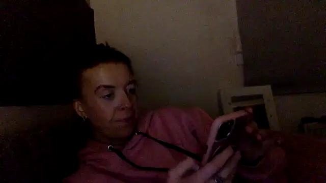 Snapshot of Bellababexox chatting on May 24, 2026, 5:34 am Bellababexox online show from May 24, 2026, 5:34 am