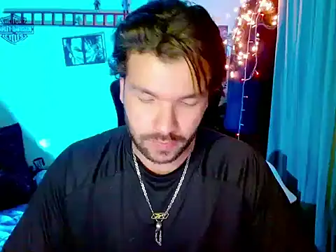 cortelioni massimo  online show from December 16, 2025, 11:21 pm