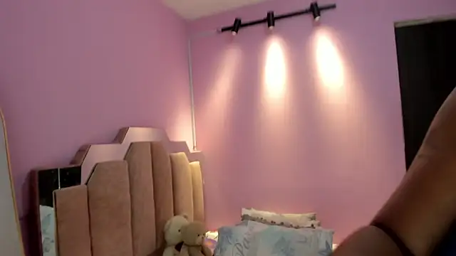 Snapshot of AndreaSweet2 chatting on January 17, 2026, 8:12 pm AndreaSweet2 online show from January 17, 2026, 8:12 pm