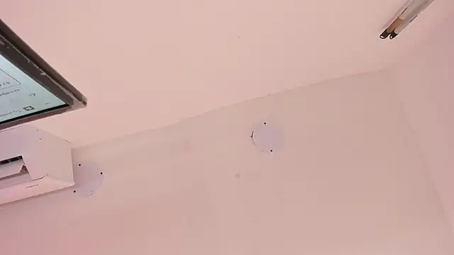 Snapshot of AndreaSweet2 chatting on February 3, 2026, 7:52 pm AndreaSweet2 online show from February 3, 2026, 7:52 pm