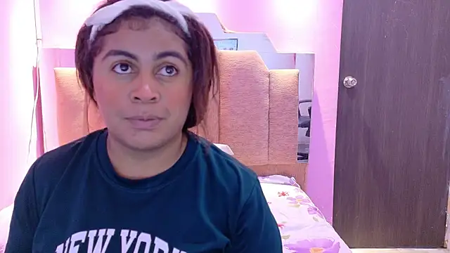 Snapshot of AndreaSweet2 chatting on February 27, 2026, 8:09 pm AndreaSweet2 online show from February 27, 2026, 8:09 pm