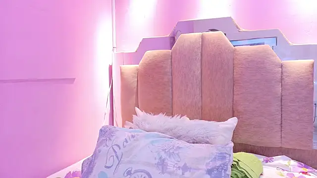 Snapshot of AndreaSweet2 chatting on February 28, 2026, 7:48 pm AndreaSweet2 online show from February 28, 2026, 7:48 pm