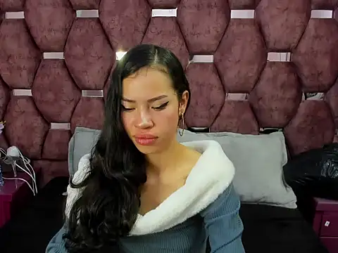 Nanis James online show from March 25, 2026, 2:50 am