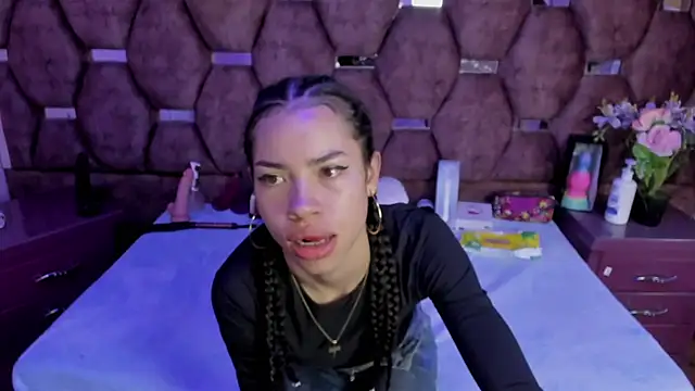 Nanis James online show from May 15, 2026, 3:02 am