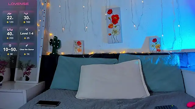 Snapshot of AmaraMoon_ chatting on November 14, 2025, 10:51 pm AmaraMoon online show from November 14, 2025, 10:51 pm