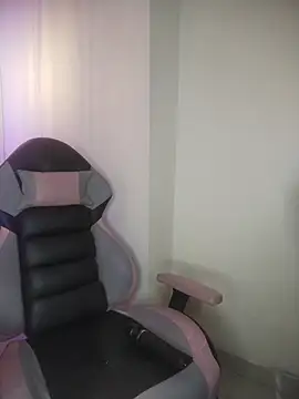 Snapshot of Dom_venena chatting on November 23, 2025, 7:02 pm Dom venena online show from November 23, 2025, 7:02 pm