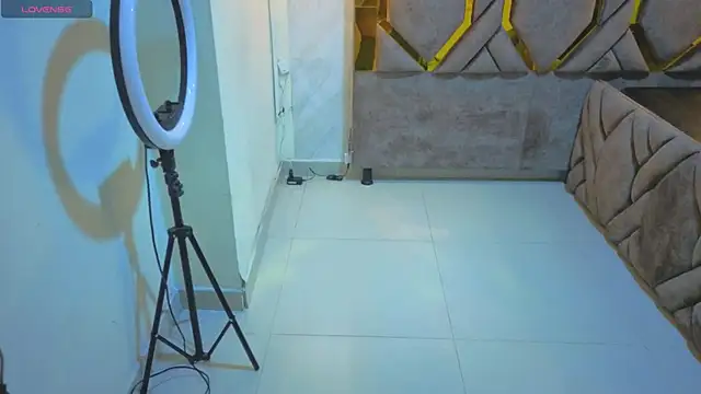 Snapshot of Dom_venena chatting on December 16, 2025, 6:57 pm Dom venena online show from December 16, 2025, 6:57 pm