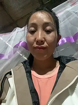 Snapshot of Huong-Ly chatting on October 25, 2025, 7:05 am Huong-Ly online show from October 25, 2025, 7:05 am