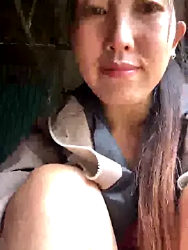 Snapshot of Huong-Ly chatting on October 27, 2025, 8:40 am Huong-Ly online show from October 27, 2025, 8:40 am