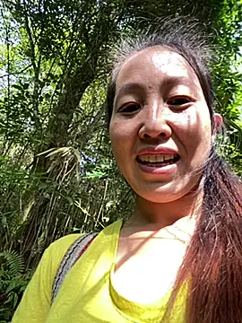 Snapshot of Huong-Ly chatting on October 30, 2025, 1:29 am Huong-Ly online show from October 30, 2025, 1:29 am