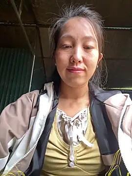 Snapshot of Huong-Ly chatting on November 7, 2025, 1:49 am Huong-Ly online show from November 7, 2025, 1:49 am