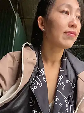 Snapshot of Huong-Ly chatting on November 11, 2025, 2:11 am Huong-Ly online show from November 11, 2025, 2:11 am