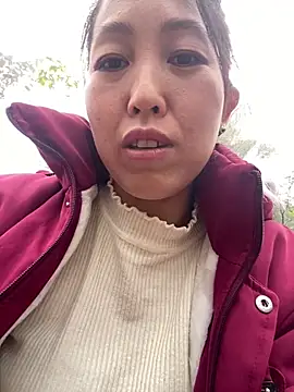 Snapshot of Huong-Ly chatting on December 4, 2025, 2:32 am Huong-Ly online show from December 4, 2025, 2:32 am