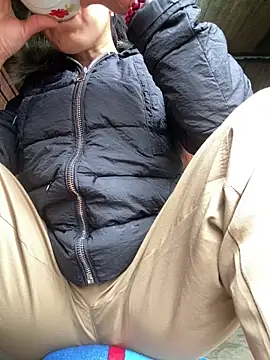 Snapshot of Huong-Ly chatting on December 17, 2025, 2:39 am Huong-Ly online show from December 17, 2025, 2:39 am