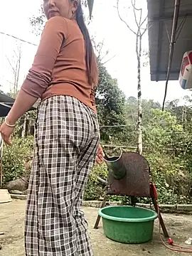 Huong-Ly online show from February 7, 2026, 1:42 am