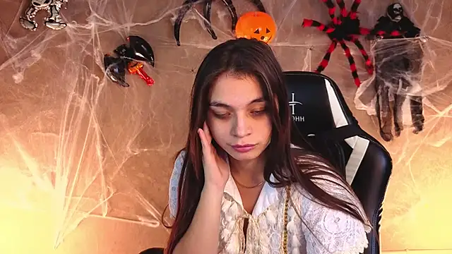 Snapshot of Leila_Hefner chatting on October 30, 2025, 2:46 am Leila Hefner online show from October 30, 2025, 2:46 am