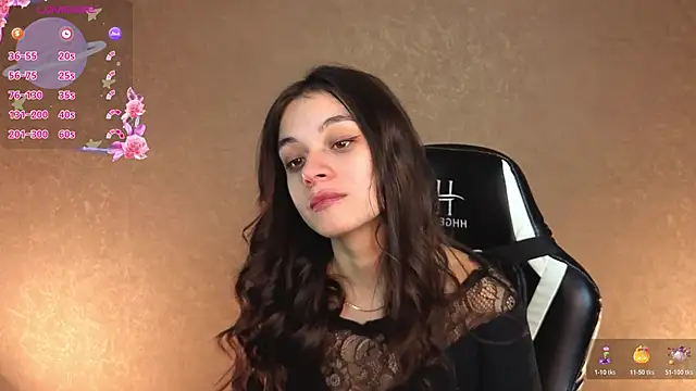 Snapshot of Leila_Hefner chatting on November 6, 2025, 3:29 am Leila Hefner online show from November 6, 2025, 3:29 am