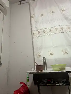 crhong666 online show from April 16, 2026, 12:44 am