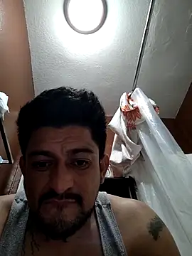 Snapshot of titolovemilfs chatting on December 17, 2025, 7:58 am titolovemilfs online show from December 17, 2025, 7:58 am