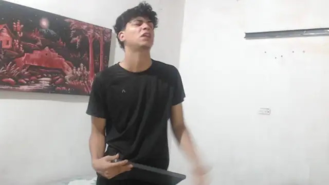 alice julls online show from September 25, 2025, 4:21 pm