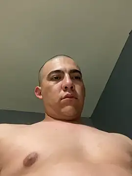 vonybac123 online show from April 28, 2026, 10:37 pm